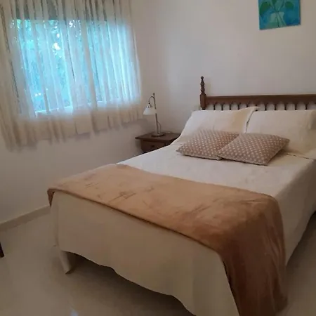 Agradable Casa Con Chimenea, En Zona Tranquila De Sanabria *