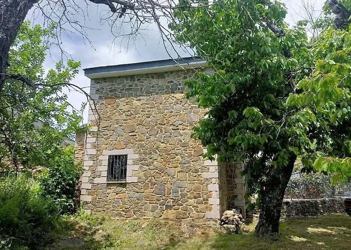 Agradable Casa Con Chimenea, En Zona Tranquila De Sanabria Дом отдыха Barrio de Lomba