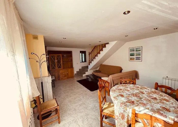 Дом отдыха Agradable Casa Con Chimenea, En Zona Tranquila De Sanabria *