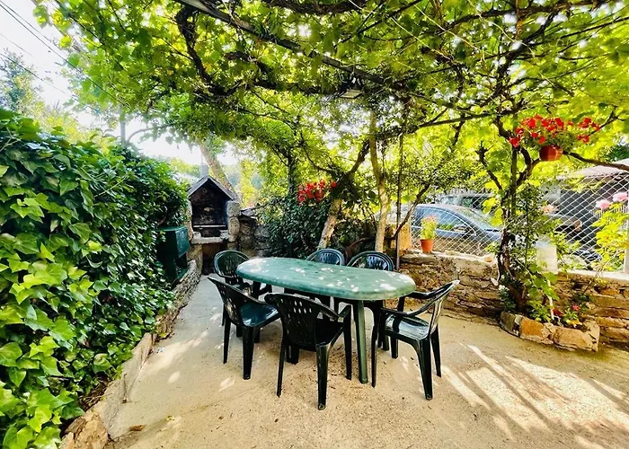 Дом отдыха Agradable Casa Con Chimenea, En Zona Tranquila De Sanabria Barrio de Lomba