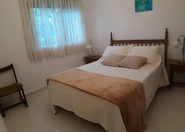 Agradable Casa Con Chimenea, En Zona Tranquila De Sanabria *