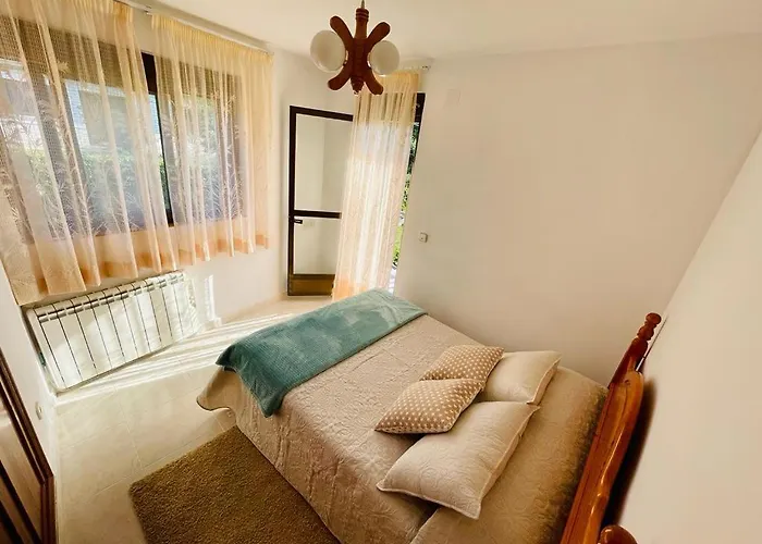 Дом отдыха Agradable Casa Con Chimenea, En Zona Tranquila De Sanabria Barrio de Lomba